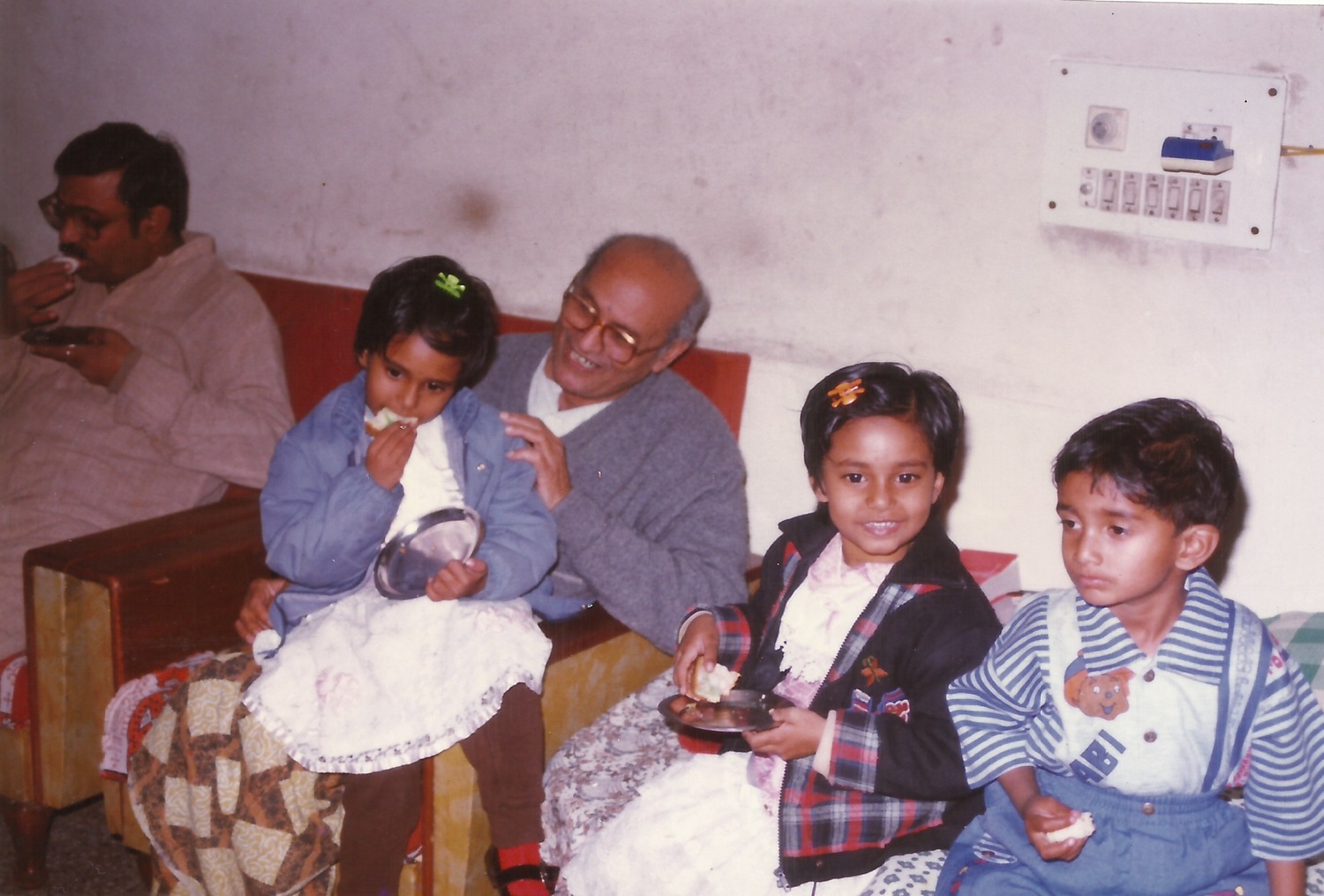 K P M & Kitchi Sundharam with Grand children