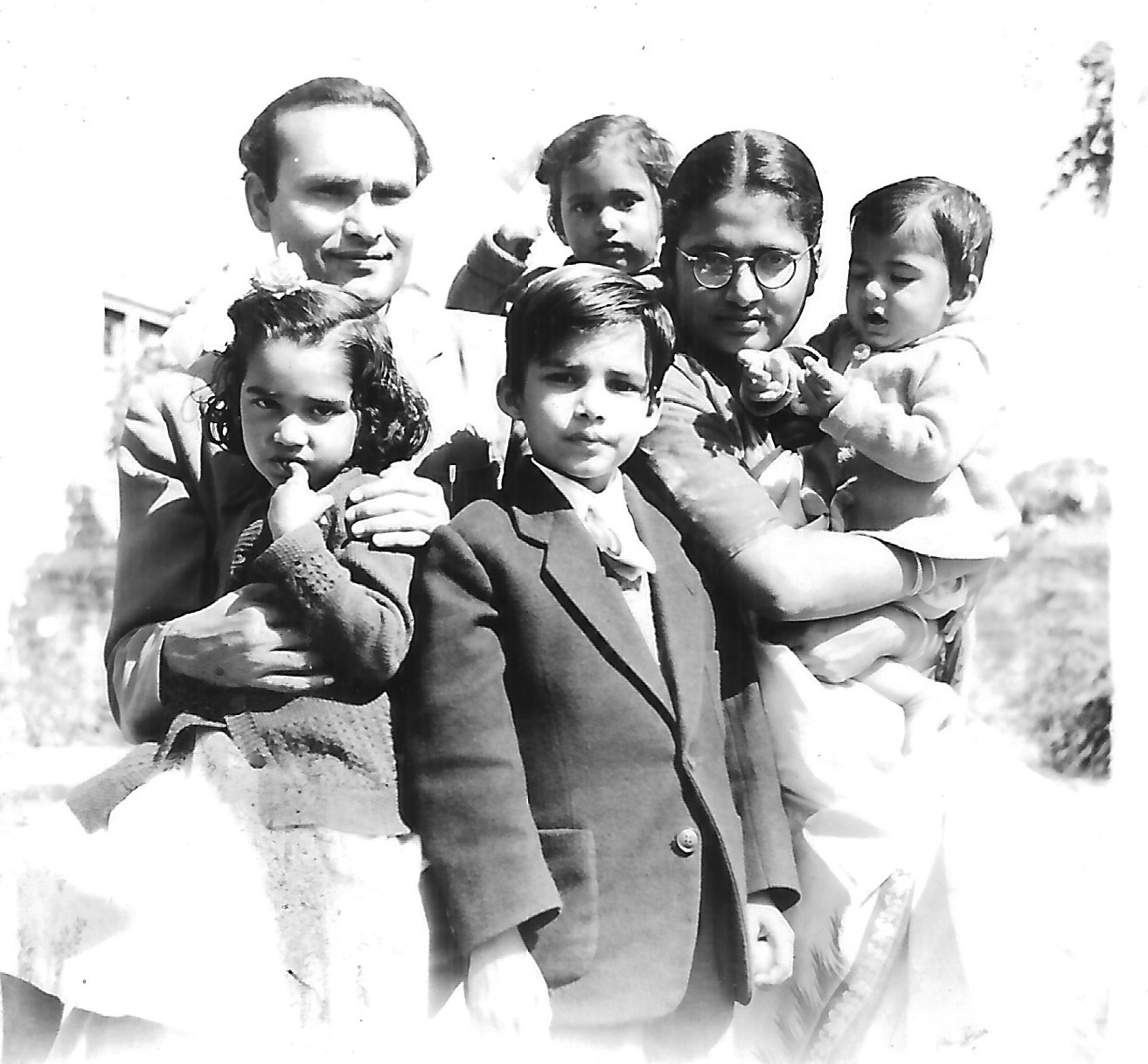 K P M Sundharam & Kitchi Sundharam with children